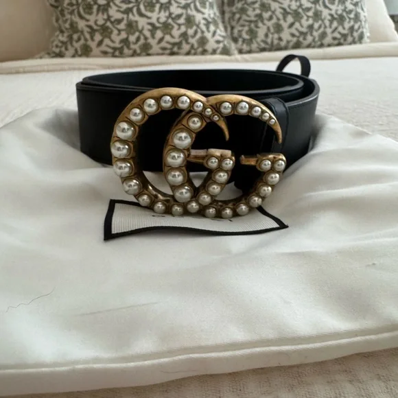 Gucci | Accessories | Gucci Black And Gold Leather Belt With  display picture 3